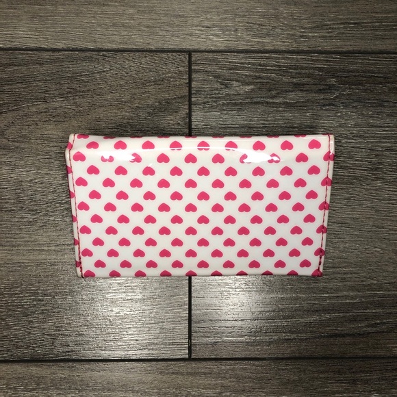 Pink patent leather-like wallet with hearts - Picture 2 of 4